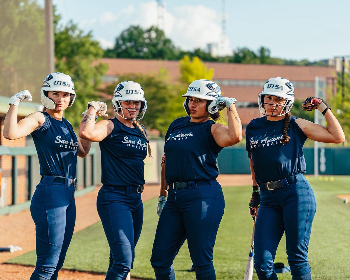 UTSASoftball's tweet image. Suns out, guns out ☀️💪

#BirdsUp 🤙 | #LetsGo210 | #PluckEm 🪶