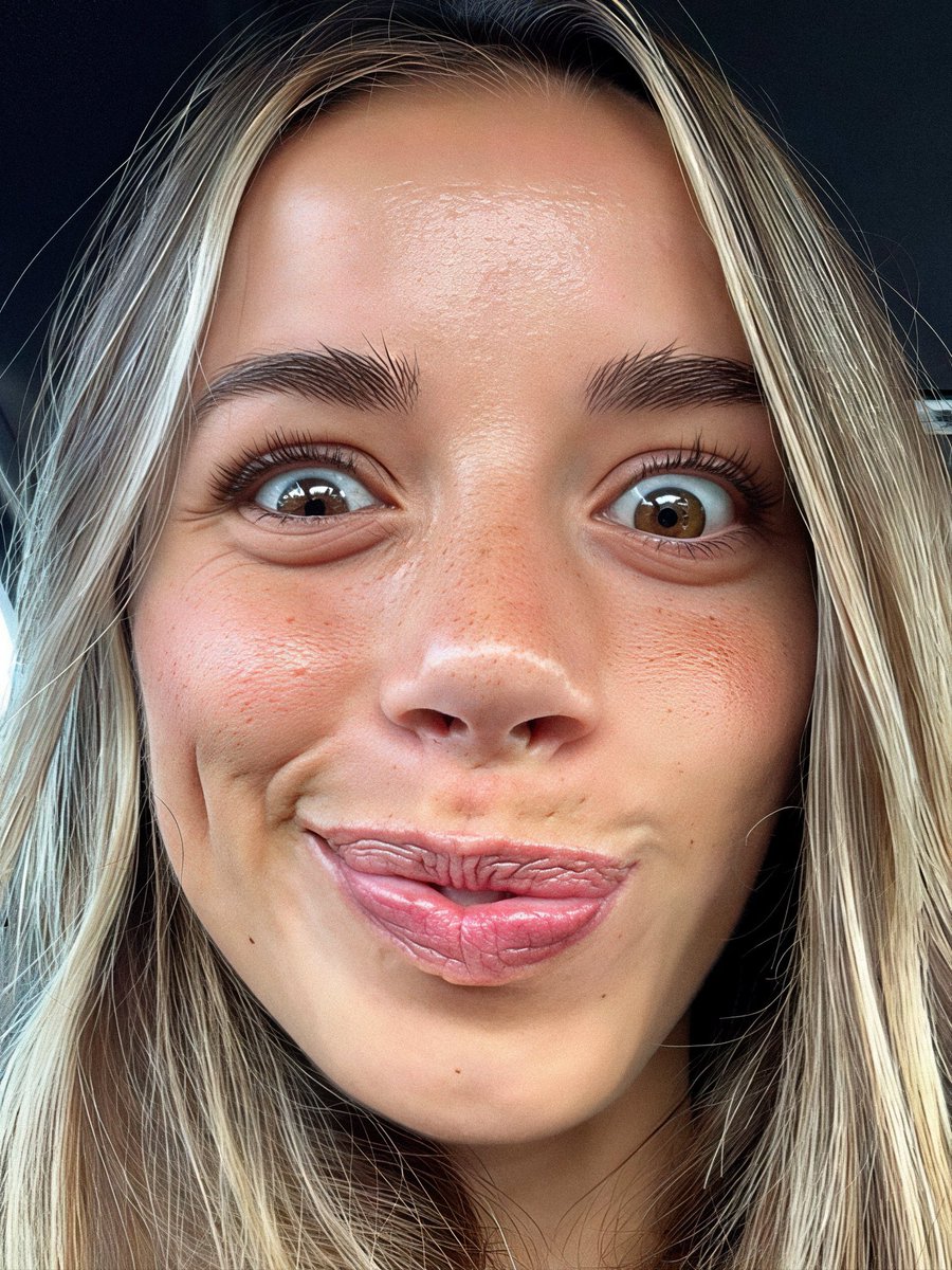 Simp Cash Snatcher tweet media