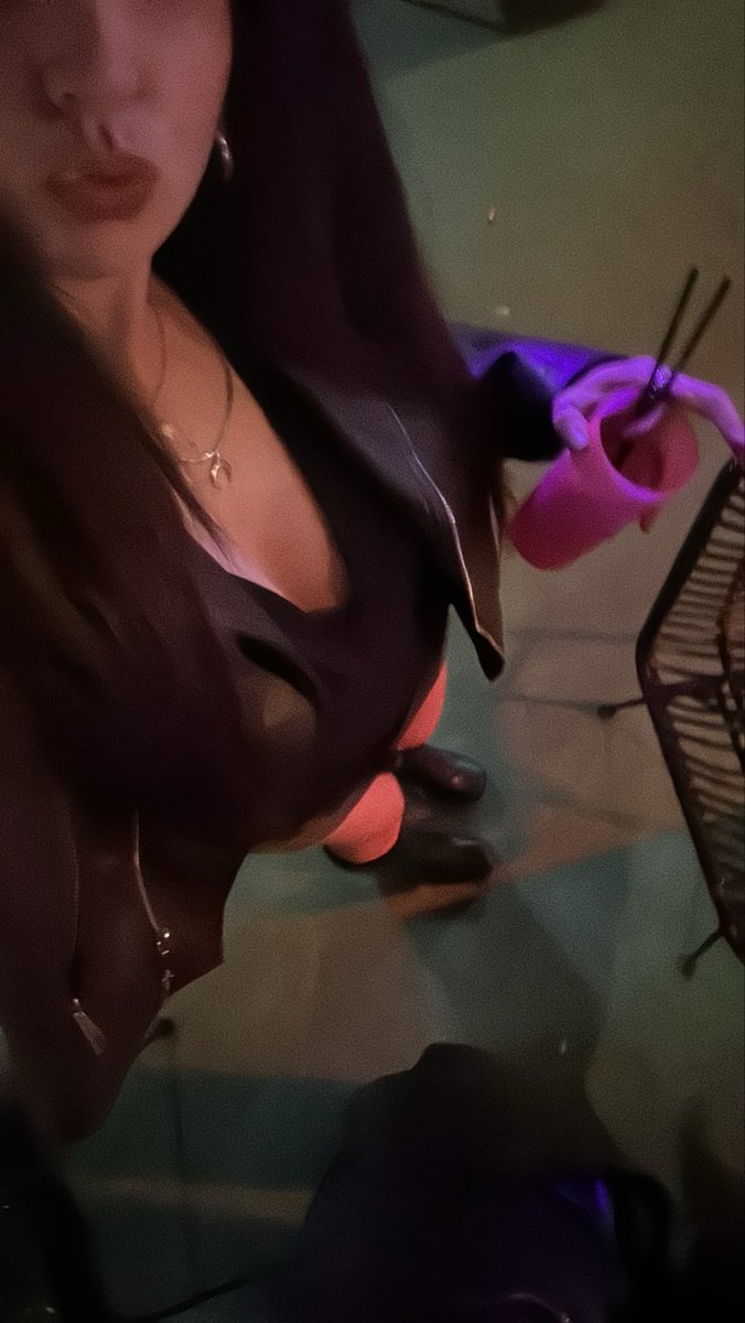 me sentí guapa con una faldita después de años😙😙
