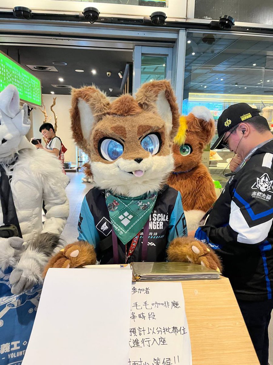 Marco072578's tweet photo. 一秒服務生
#Fursuitfriday https://t.co/SC6m7shHBQ
