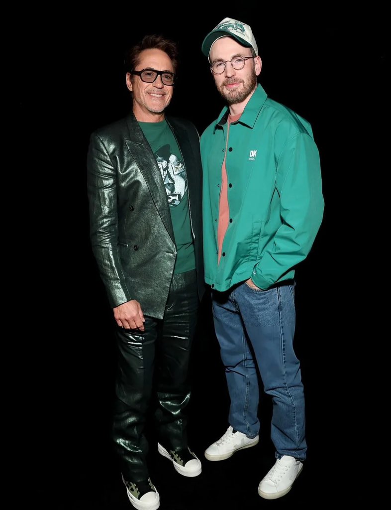 Chris Evans e Robert Downey Jr. na CinemaCon nesta quinta-feira, 16.
