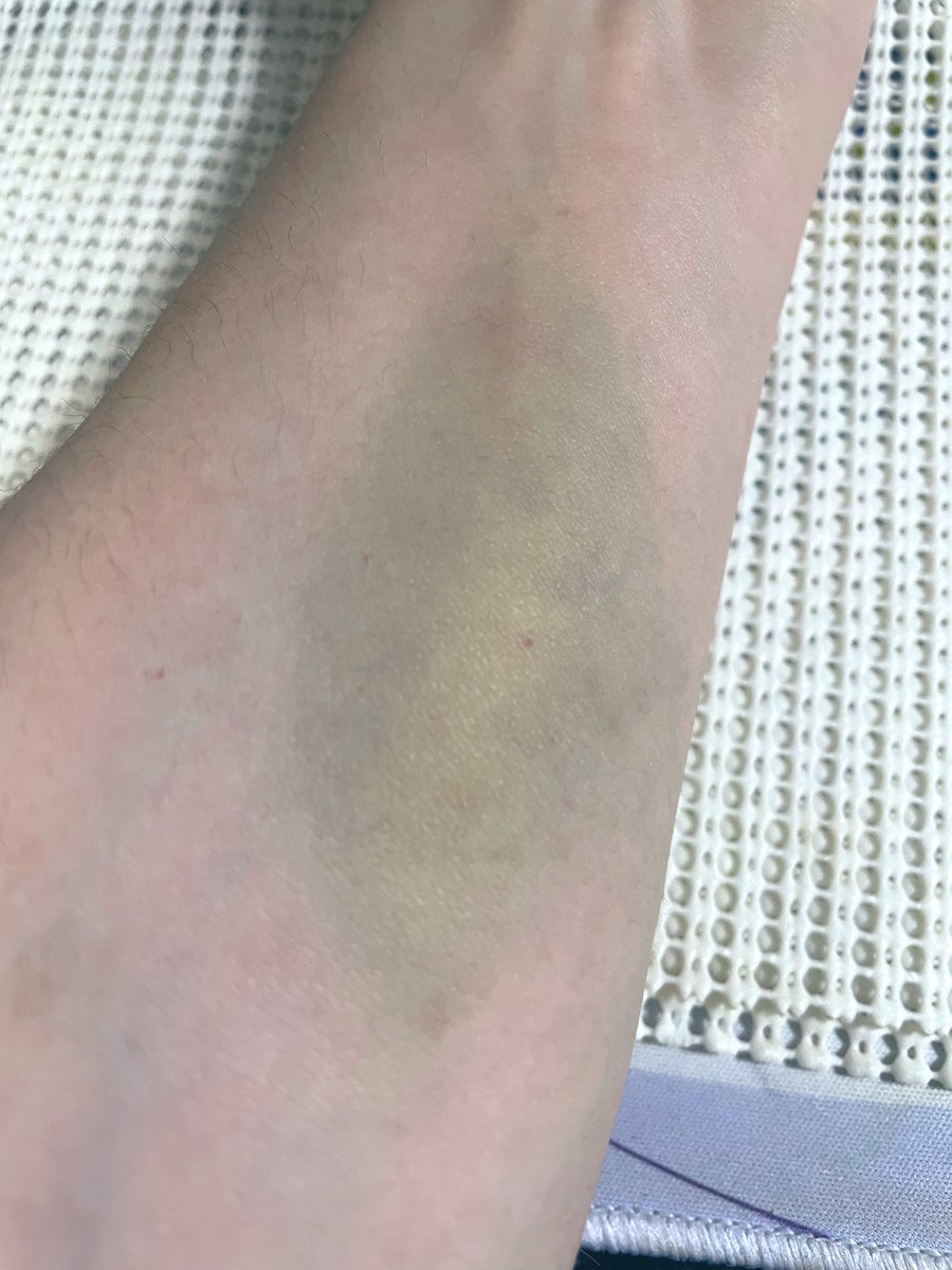 PLeiaDes tweet media