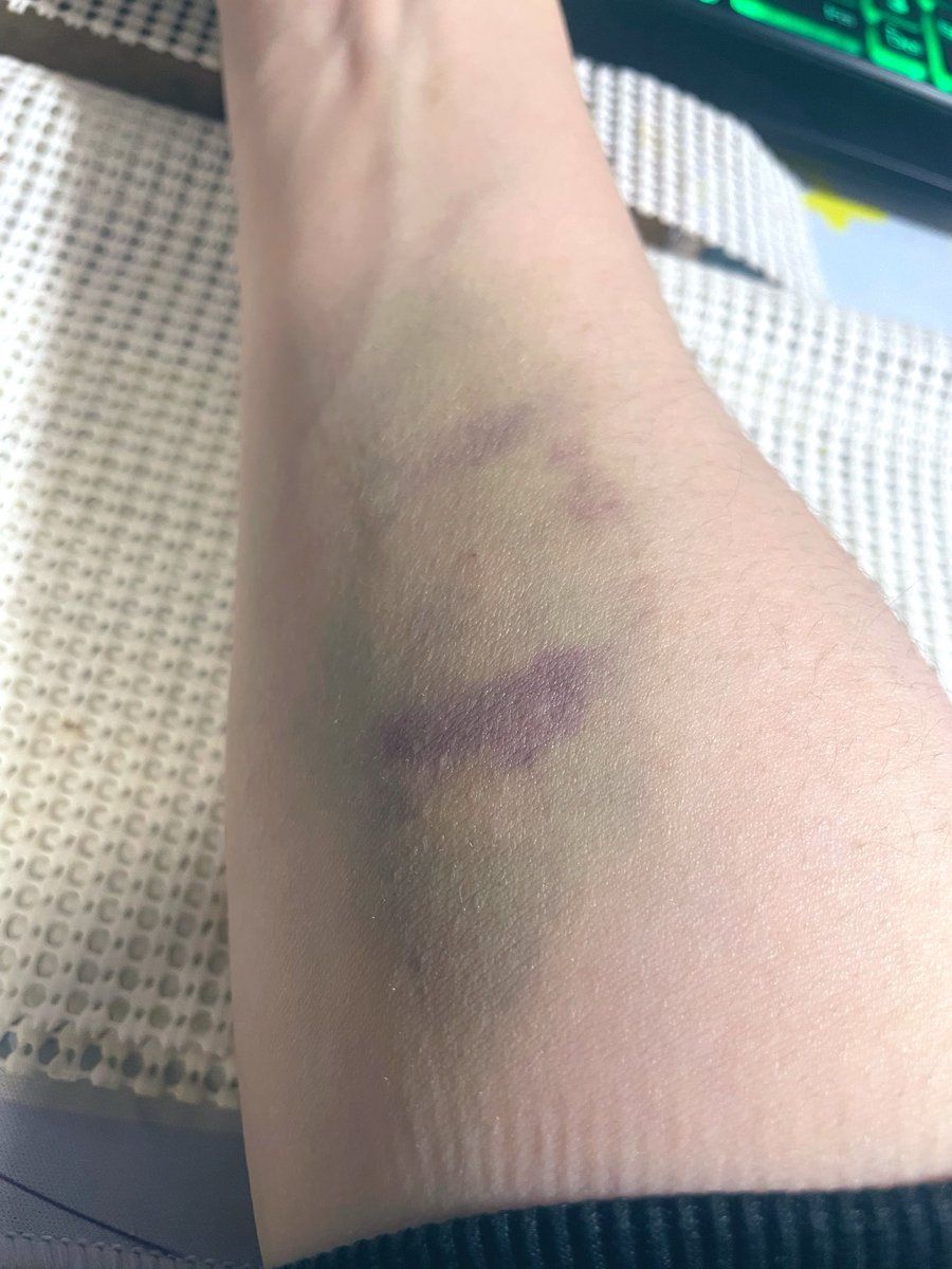 PLeiaDes tweet media