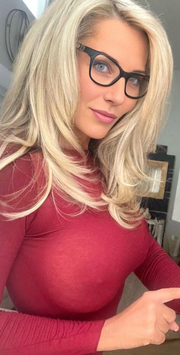 nickyslex's tweet photo. Is 52 too old for you, or am I still on your radar? https://t.co/Wf4gyvuRTK