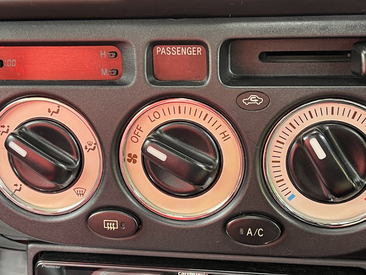 ぱにーに tweet media