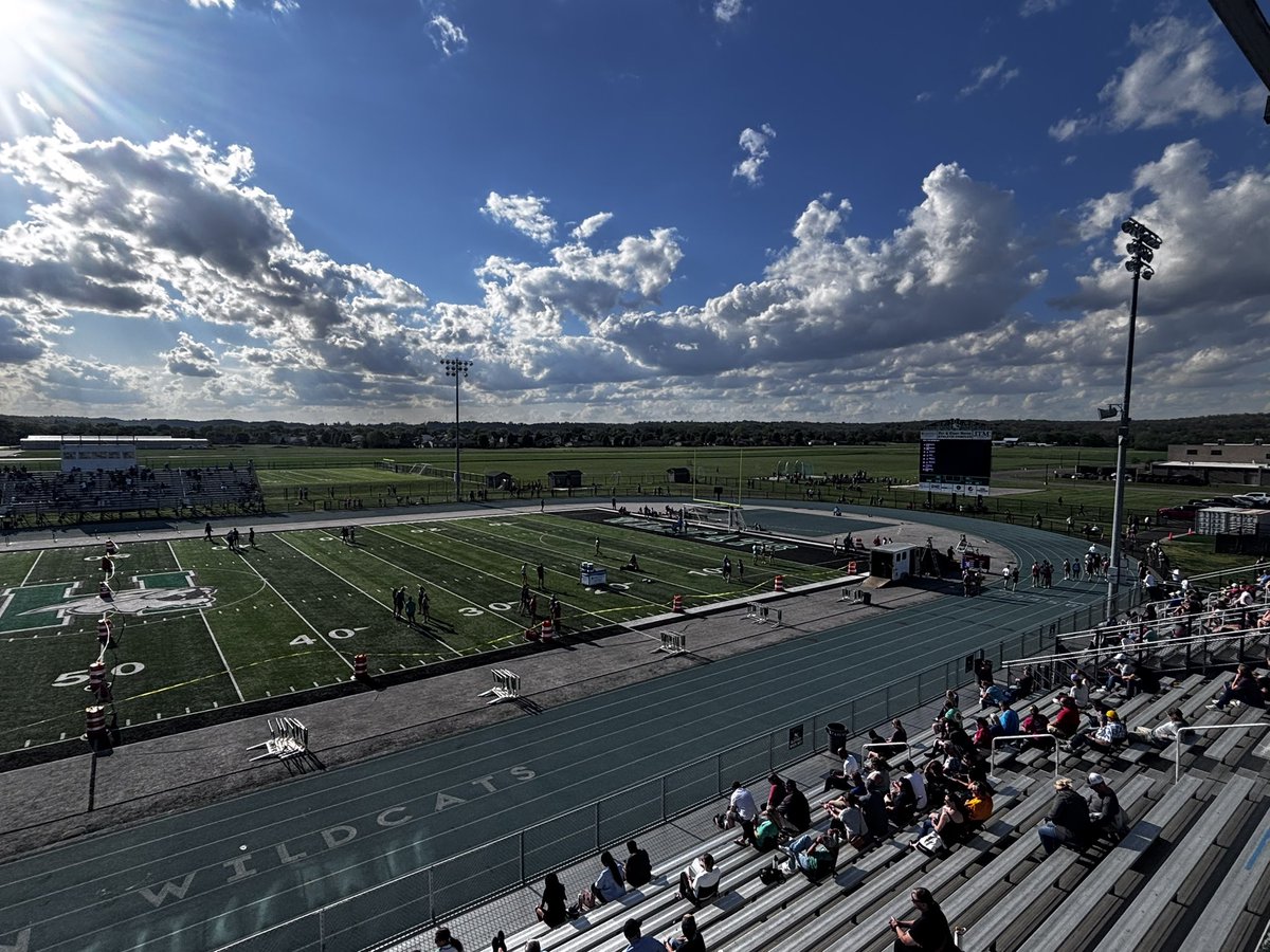 WildcatsOfHHS's tweet image. Absolutely perfect night in Harrison, OH at the Pat &amp;amp; Cindy Noyes Athletic Complex – Home of Wilson A. Law Track &amp;amp; Wildcat Stadium!  Thank you to everyone who made tonight possible.  #THINKBIG 🎽🎽🎽 @HarrisonTrack @SouthwestLocal @SWOSportsDaily @oatccc @OHSAASports