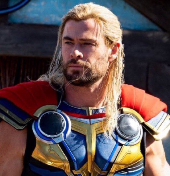cosmic_marvel's tweet photo. Doctor Doom fights Thor and stops Stormbreaker with just one hand in the first trailer for ‘AVENGERS: DOOMSDAY’ shown at #CinemaCon. https://t.co/jozD6NQRcz