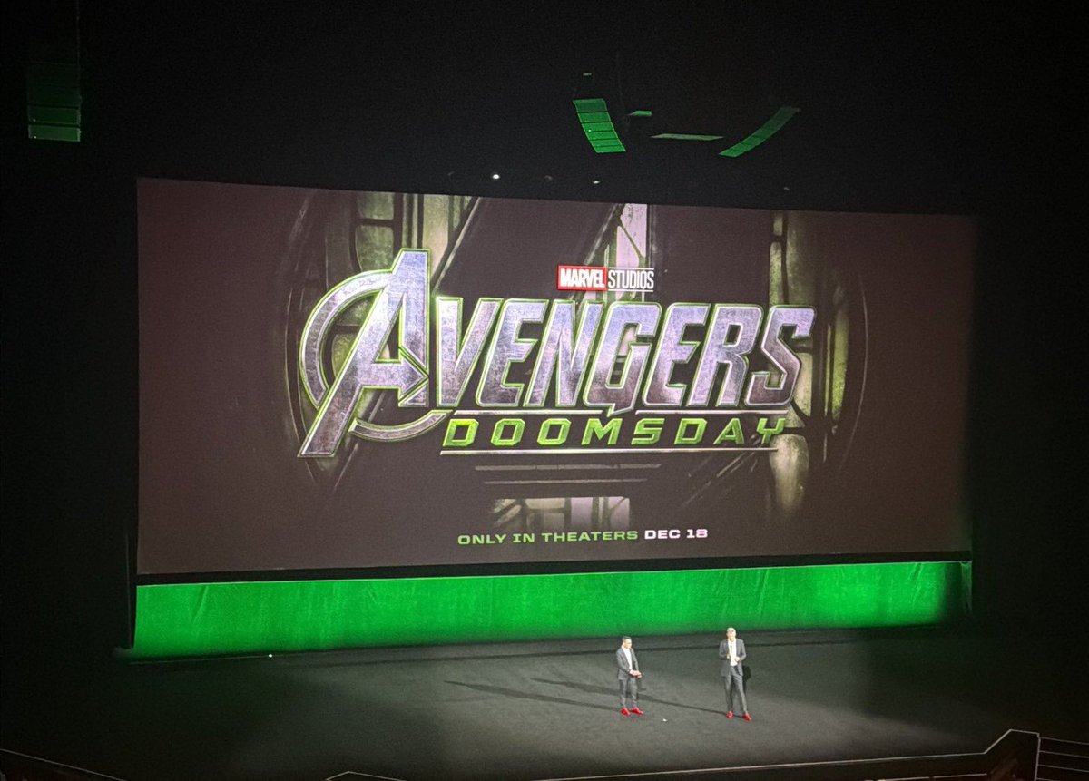 The Top Comics tweet media