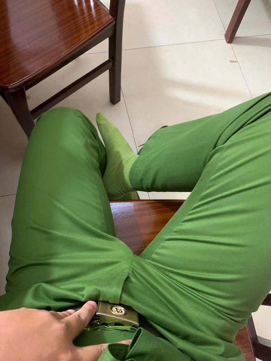 Thầy giáo tình dục tweet media