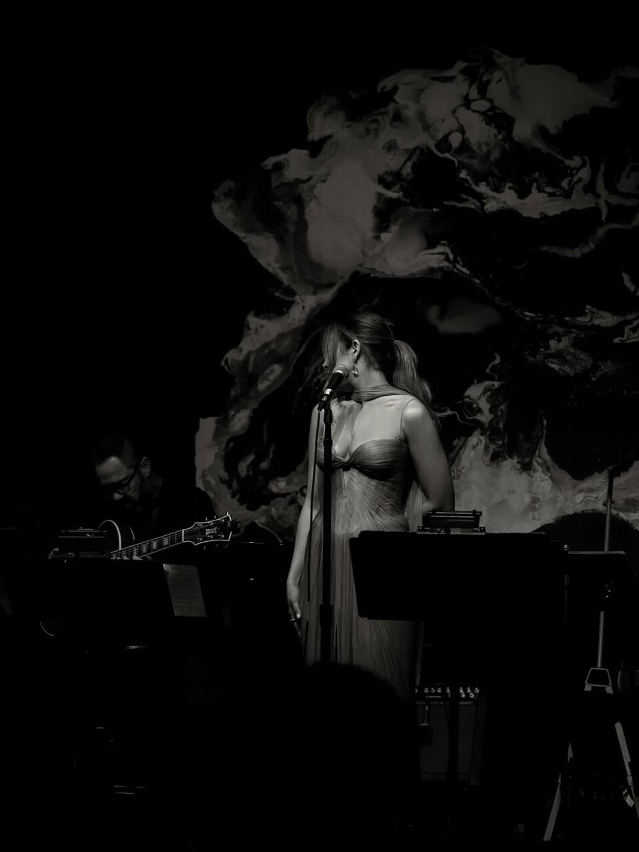 Liz Gillies performs at Vibrato Grill Jazz 🖤