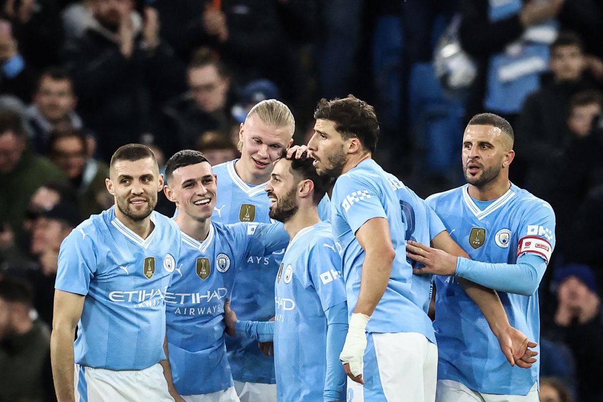 CGTNSportsScene's tweet image. 💙OFFICIAL! #BernardoSilva leaves #ManCity this summer when his deal expires.

⚽️10 years
📊451 games
🎯76 G, 77 A
🏆19 trophies, still chasing another domestic treble
🔥Most-used player of #Pep’s career

🫰 Not the loudest legend, just the one who did everything, every week.