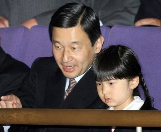 神武から続く男系だから尊敬されてる…んじゃない
日々研鑽を積まれ
常に国民と共にあろうとされるお姿を体現されてるからこそ
我々国民は天皇御一家を敬愛してるんだよ‼️