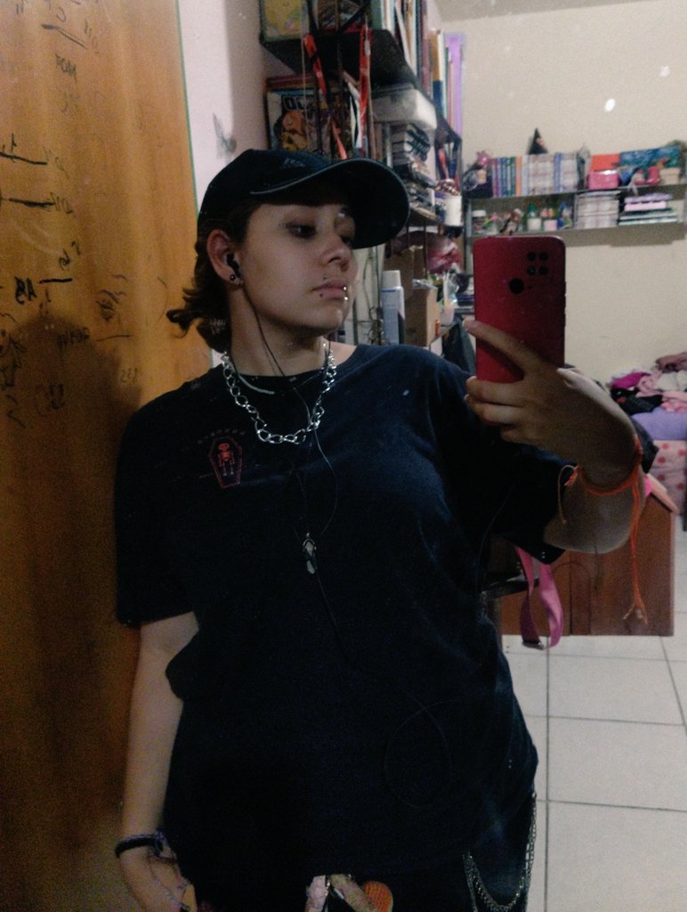 C 😎🐷💗 tweet media