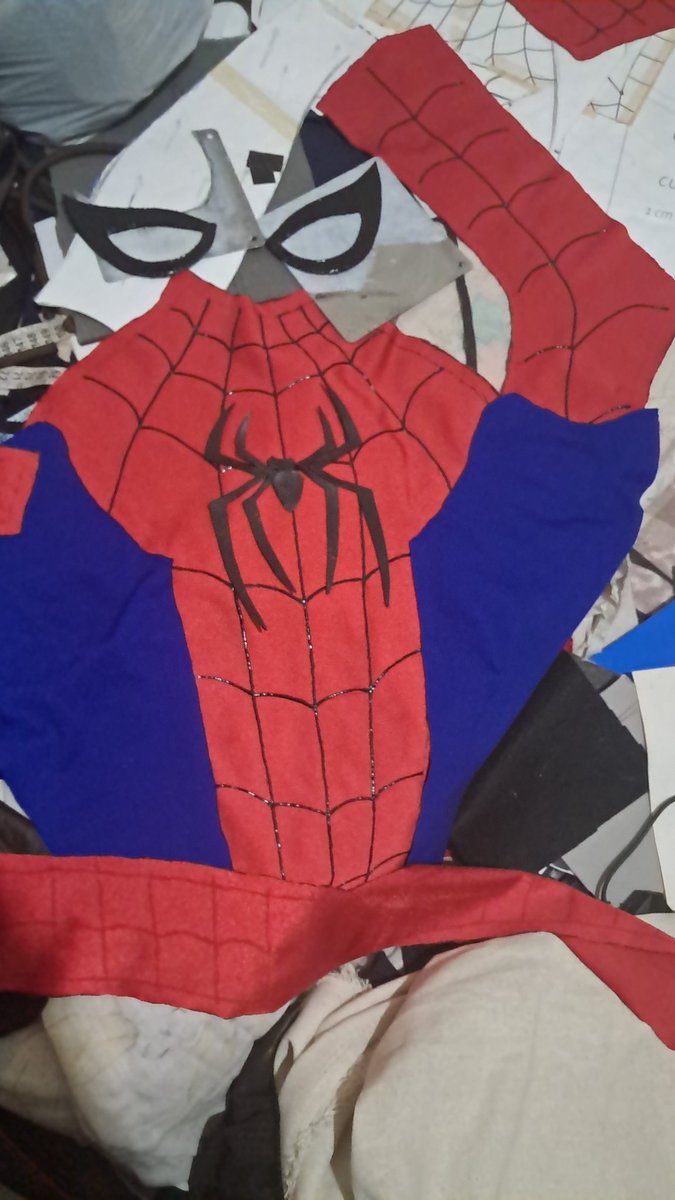 Atenção, como recebi muitos pedidos, vo deixar as comissões ABERTAS até o FIM DO ANO, claro, tem fila, e só consigo fazer 3 trajes por vez, ja q faço tudo sozinho, mas irei abrir vagas pra comissões cada fim de mês 
Eu anuncio no insta primeiro, e prefiro as dm de lá
sato_kaiba