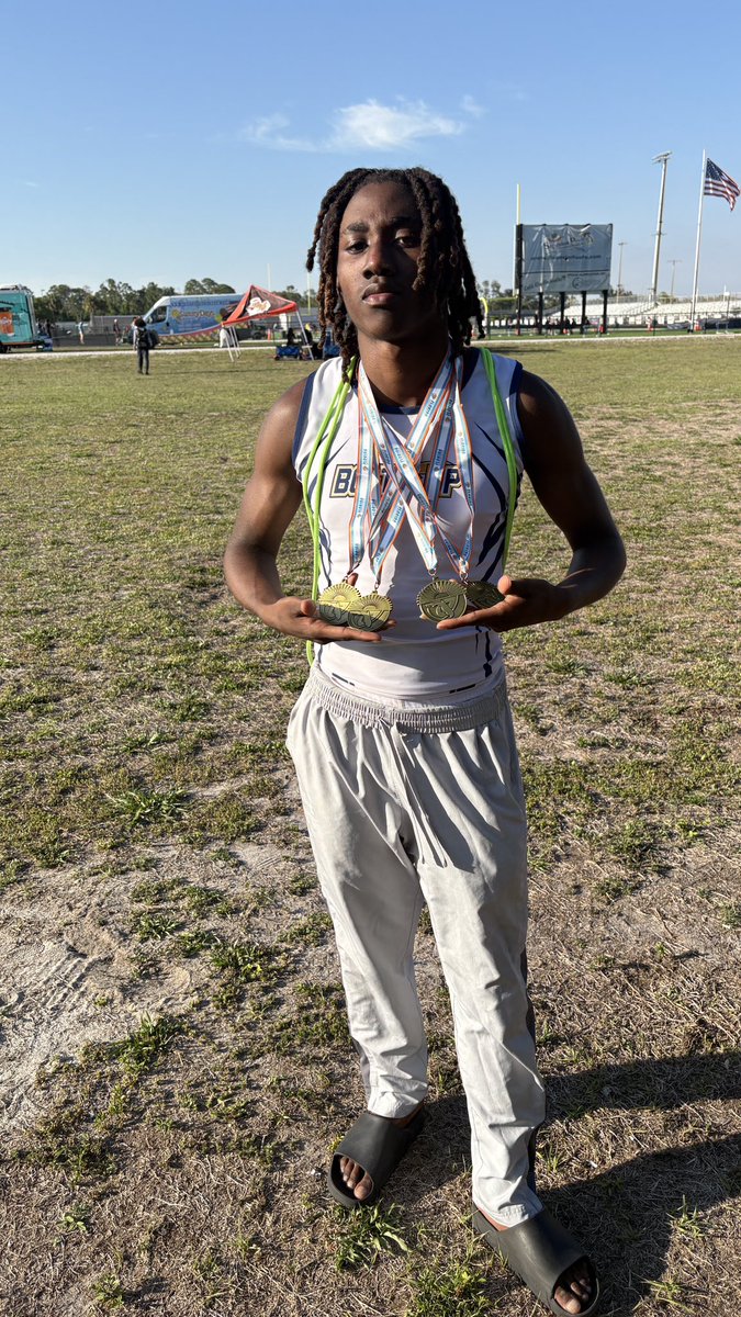Ja3Robinson's tweet photo. 10.80 100m First place along with First place in the 200m, long jump ,and 4x1 relay @ESProspects @CoachPollard36 @CoachOwens_12 @_CoachZack @BallCoachJoeMo https://t.co/gk658U1pyP