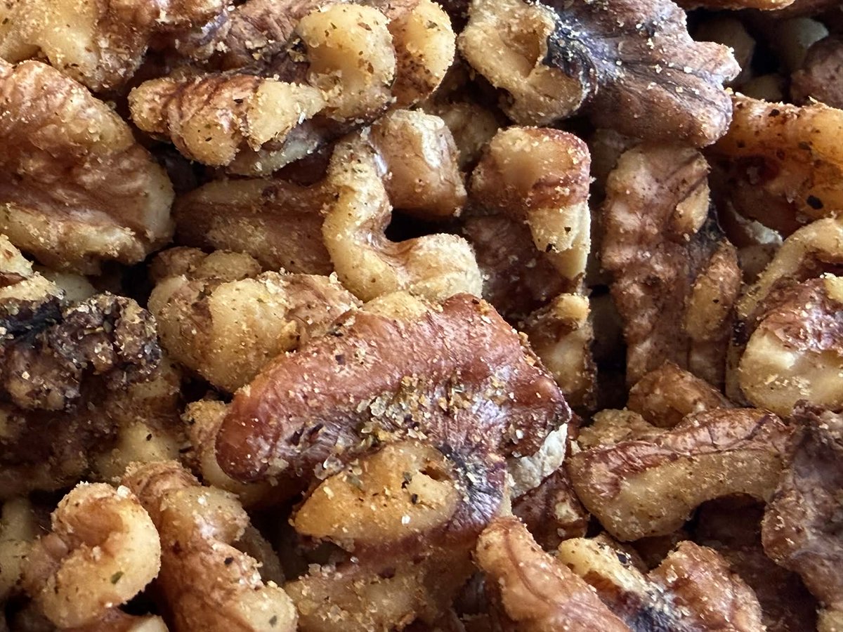 My most favorite thing today was the roasted Chimichurri walnuts I made with <a href="/KindersFlavors/">Kinder's</a>  Chimichurri Seasoning salt. 
Find them on FB here facebook.com/PinchofSaltnTh…