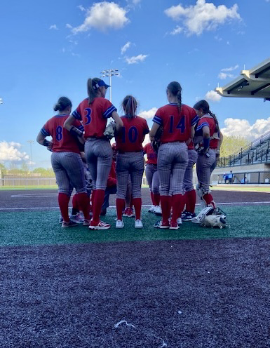 castoncomets1's tweet photo. News: Lady Comets win on the Road https://t.co/OwKSNO4i76 https://t.co/M3arMGtjFy