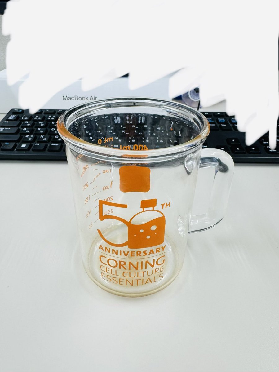 easy_poke's tweet photo. @Doctor_Ayatsuzi コーニングのキャンペーンでもらったビーカーを使ってます☕️ https://t.co/JW2nmcAuet