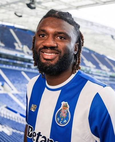 Terem moffi 

Sem tatuagens 
Sem dramas 
Sem ostentações 
Só um jogador de merda 🔥🔥🔥