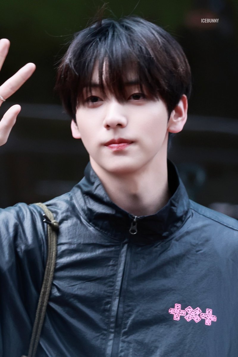 ICEBUNNY1205 tweet media