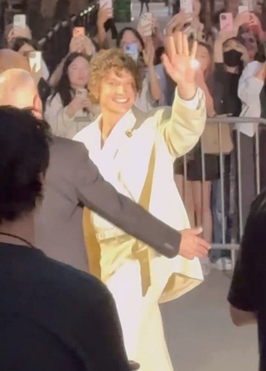 connor akgae tweet media