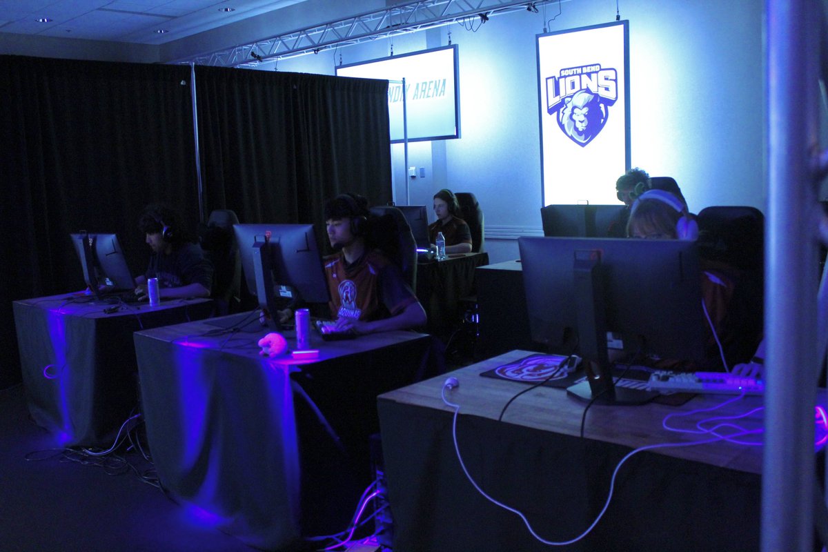AquinasEsports's tweet photo. Some photos from last weekend’s LAN at Bendix Arena 💥

Huge congrats to our player - Jonathan La Verdiere (cPlex) for being selected to the WHAC Second Team All-Conference!

📸 Kendall Clark (2-4)

#GoSaints🐶
#aquinas #esports #valorant https://t.co/a6woDWYQgc