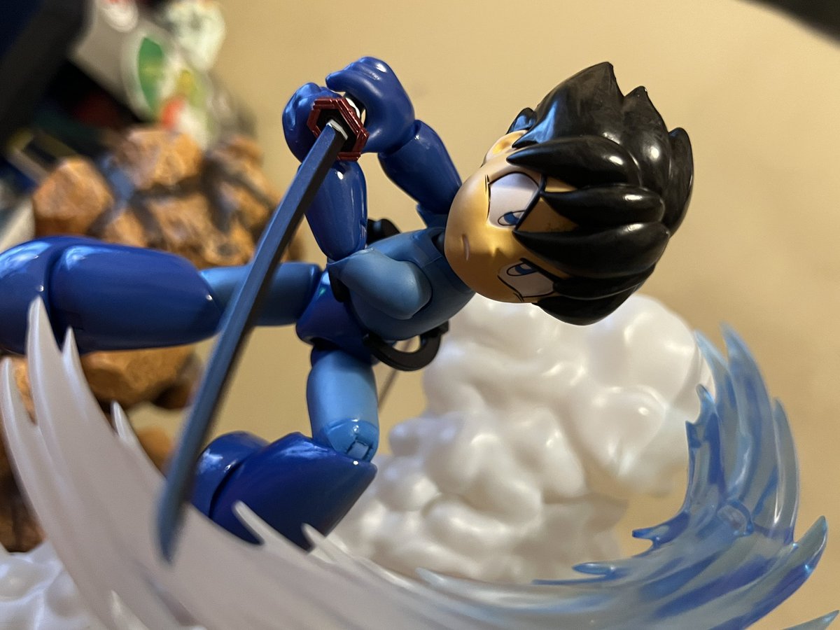 some more jada mega man!

if you think abt it you can pose him doing anything and itll fit