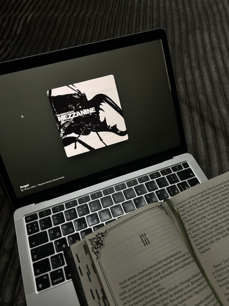 nana 𑄹 tweet media