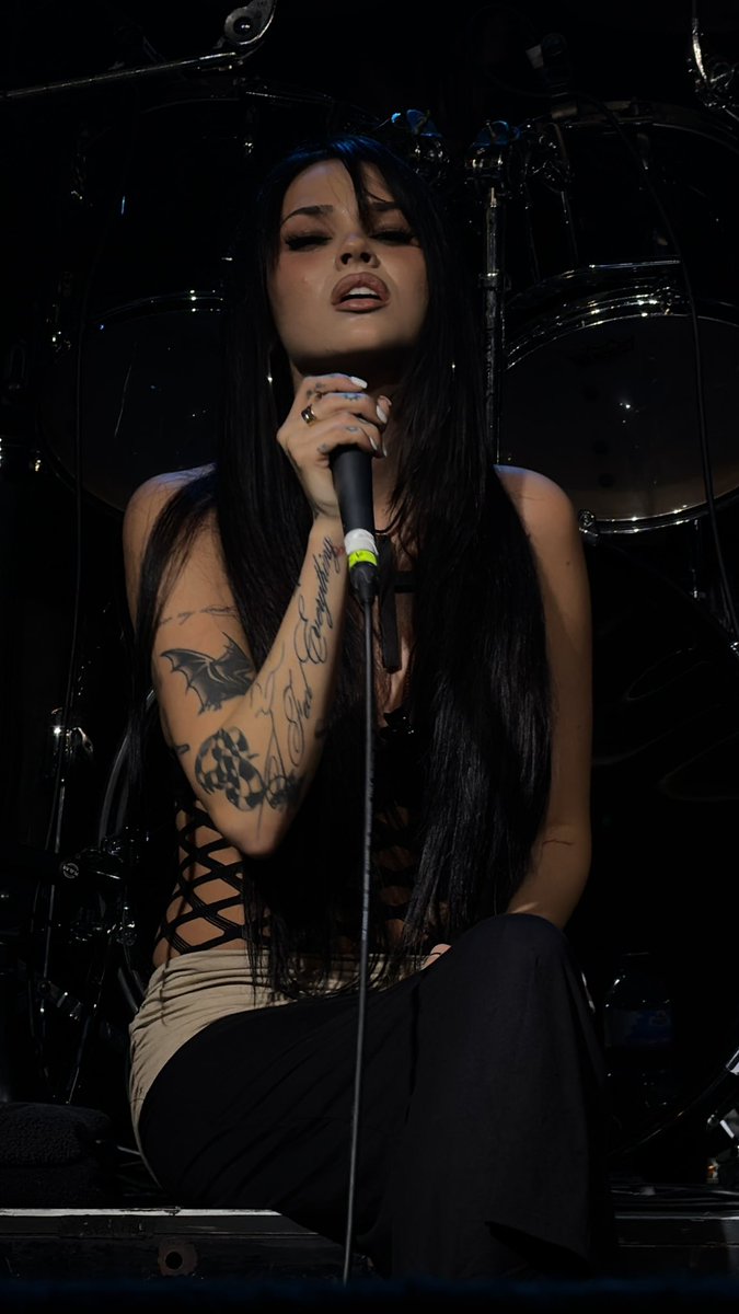acervo maggie lindemann tweet media