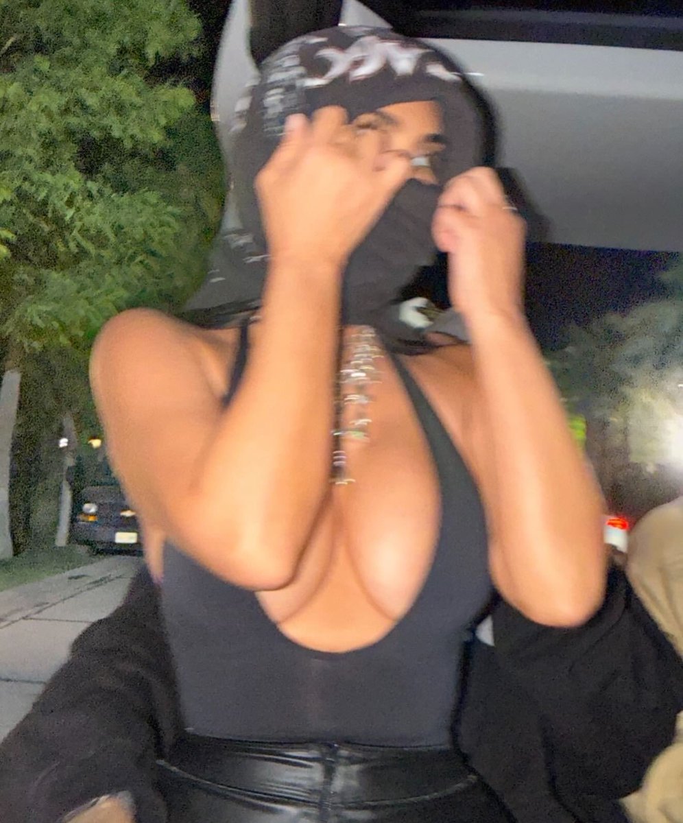 kendolsz's tweet photo. tá kim, ja sabemos que vc eh gostosa de corpo e de rosto https://t.co/i7rtGDH6J0
