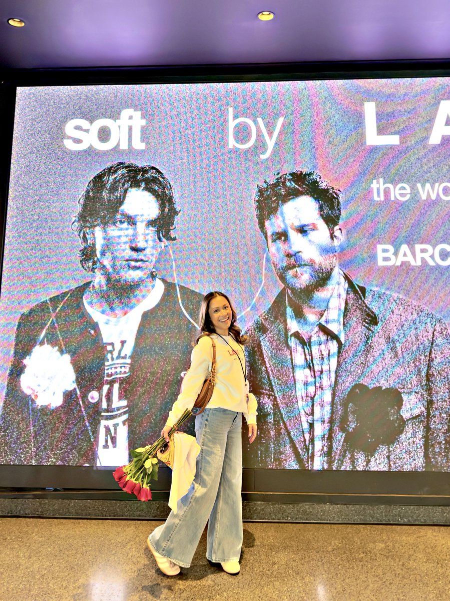 jambrigaudit's tweet photo. los angeles, new york 

#softworldtour https://t.co/dsHKWpGcgp
