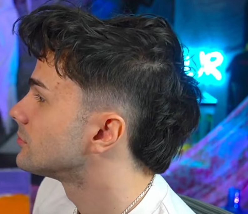 alex͓̽andro tweet media