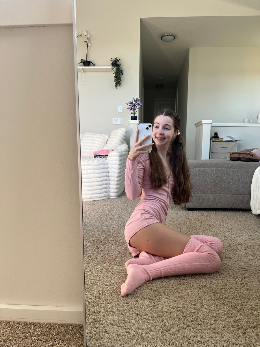 AllyMayyRose tweet media