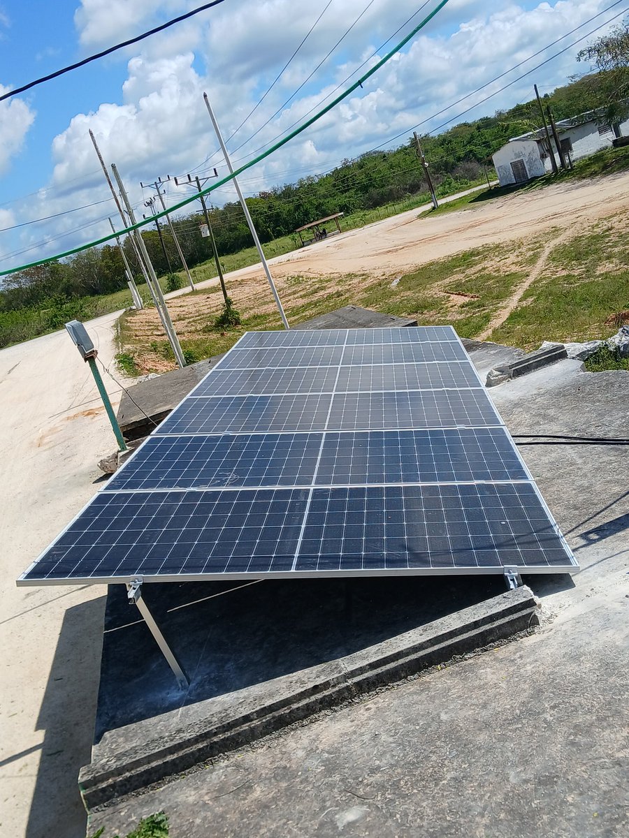 CanteraChambas's tweet photo. 💡☀️ ¡Tenemos instalados paneles solares en nuestra @CanteraChambas¡
Ahora sí, se facilita el trabajo y conjuntamente el cumplimiento de las informaciones.
#Avilmat a la Vanguardia energética 👏
@PaulinoPrezVie1 @Emp_Avilmat #LatirAvileño https://t.co/1JP6fiHbar