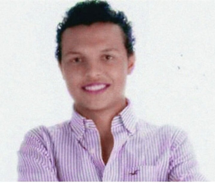 15 años de IMPUNIDAD para Luís Andrés Colmenares. La justicia penal de este país es una vergüenza. 15 años y la Fiscalía no fue capaz de esclarecer quién asesinó a Luís Andrés 😔😔😔😔