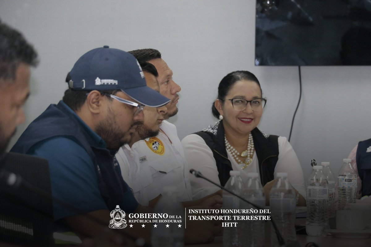 IHTT_HN's tweet photo. La Comisión Directiva del #IHTT sostuvo una reunión de trabajo con la #ATIS, con el objetivo de fortalecer el ordenamiento del sector.
Durante el encuentro, se abordaron temas relacionados con el combate a la ilegalidad y la conversión a sistemas de gas. https://t.co/9hNsQ5QB3r