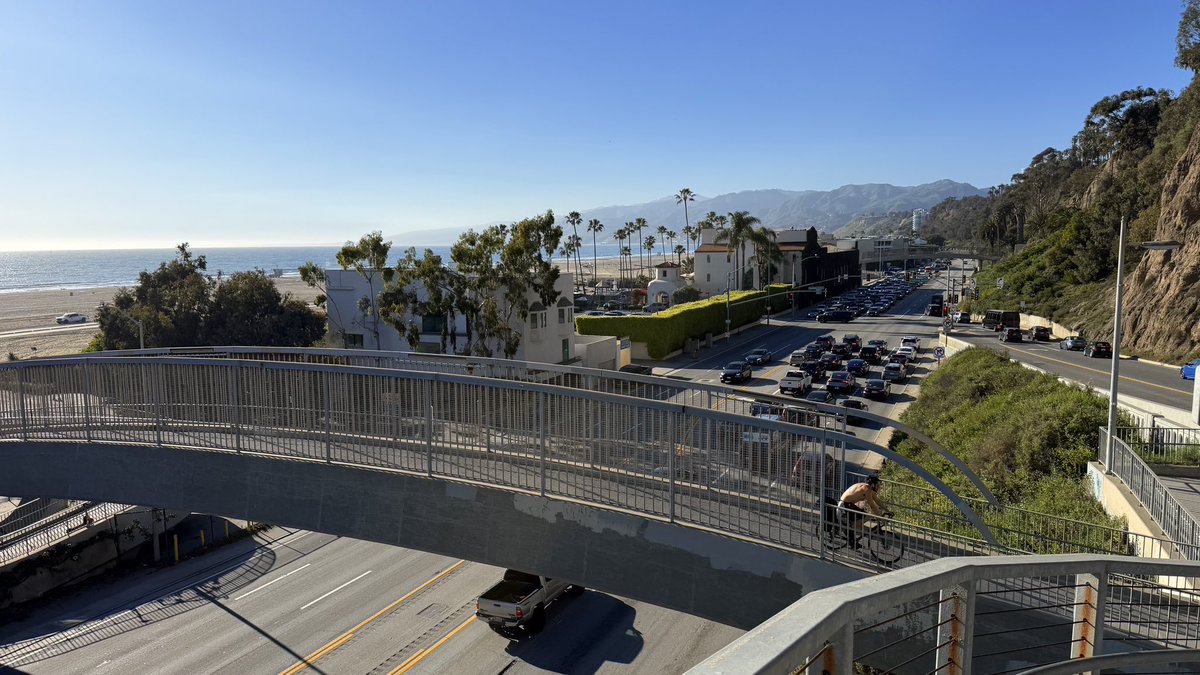 hawaii_isla808's tweet photo. *California Incline, *Ocean Ave, *Ocean front Walk *Santa Monica Beach Stairs, *CA Incline Beach Access Foot Path near Santa Monica Yacht Harbor Sign. #oceanave #californiaincline #santamonica #oceanfrontwalk https://t.co/YYsg9XgrKK