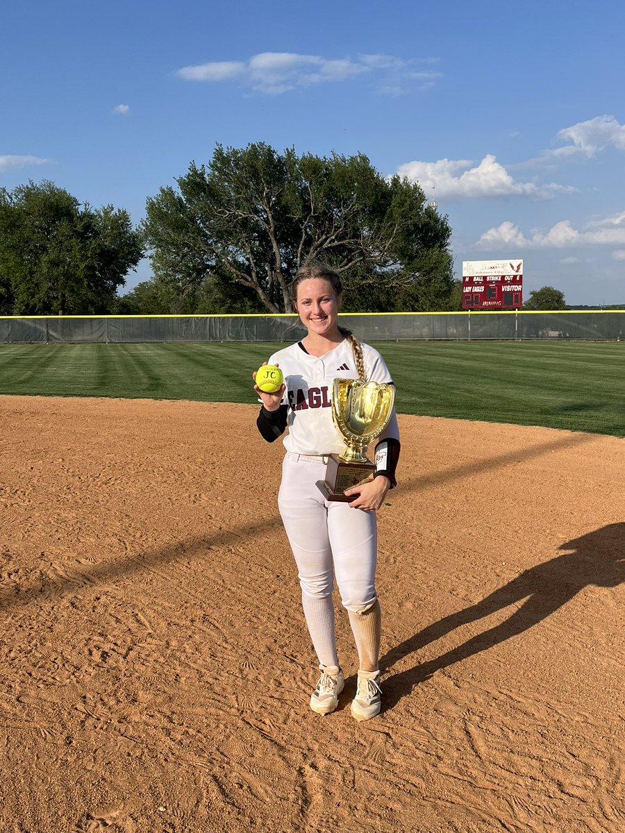 Chloe Clark tweet media