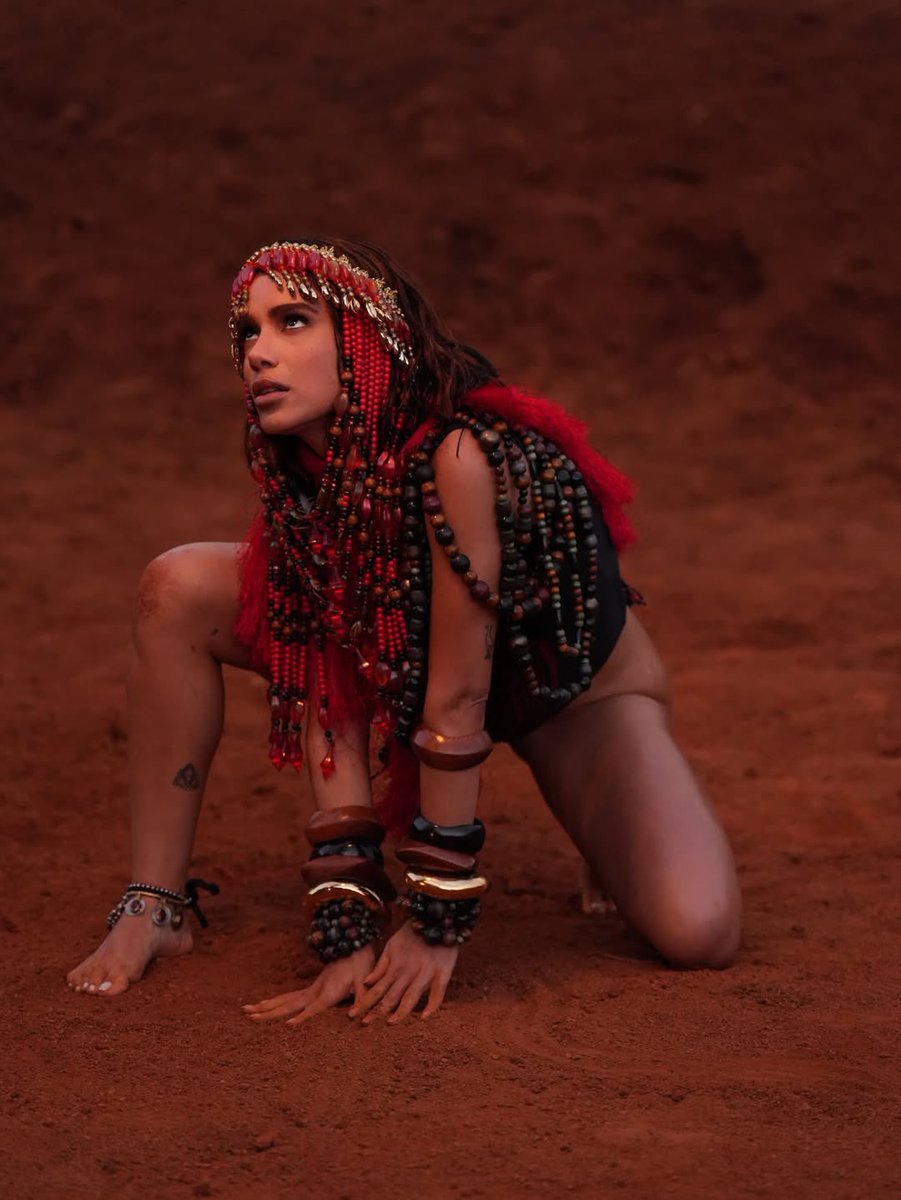 Anitta Belém | Fan Account 🖤 tweet media