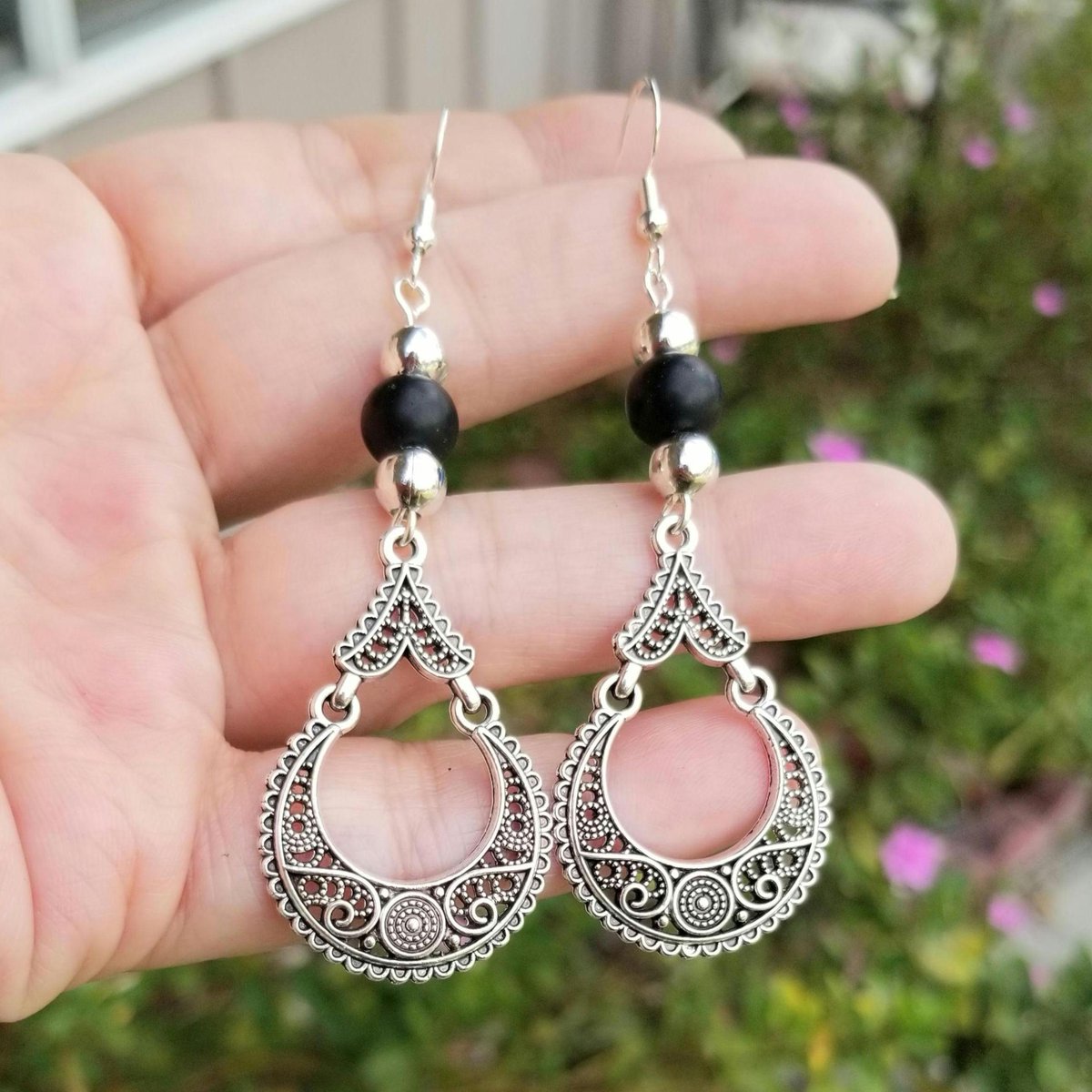 TrendingNowGift's tweet image. Large Bali Filigree Teardrop Earrings #jewelry #earrings #dangleearrings #Bali #boho #bohemain #handmadejewelry #handmadeearrings #Mothersday #mothersdaygift #giftforher #etsy

etsy.me/3MIfwln via @Etsy