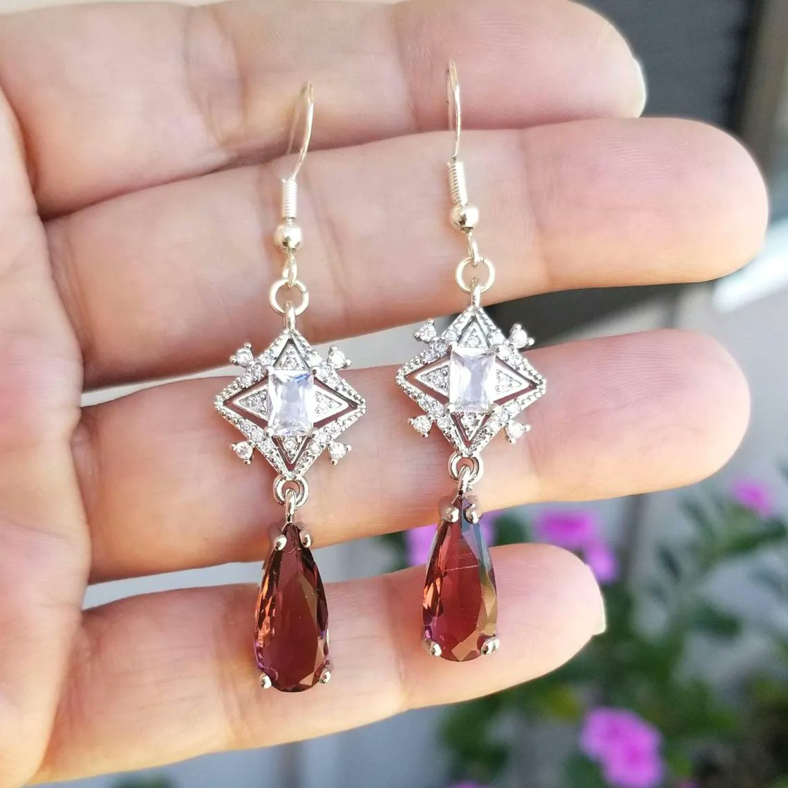 TrendingNowGift's tweet image. Art Deco Sterling Silver Garnet Earrings #jewelry #earrings #dangleearrings #garnet #garnetearrings  #artdeco #artdecoearrings #bridal #wedding #prom #handmadejewelry #handmadeearrings #Mothersday #mothersdaygift #giftforher #etsy

 etsy.me/3GPMiOh via @Etsy