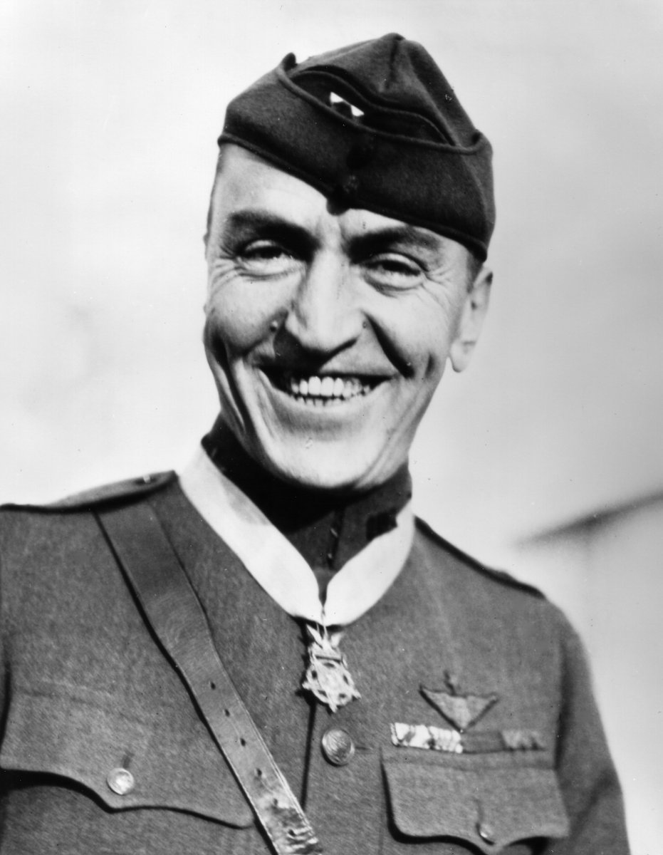 USArmyMuseum's tweet image. Race car driver turned war hero, Eddie Rickenbacker enlisted in the @USArmy in 1917 and became America’s #WorldWarI “Ace of Aces” with 26 aerial victories. A #MedalOfHonor recipient, he later advised the military during #WorldWarII and helped shape U.S. aviation. #SoldierStories