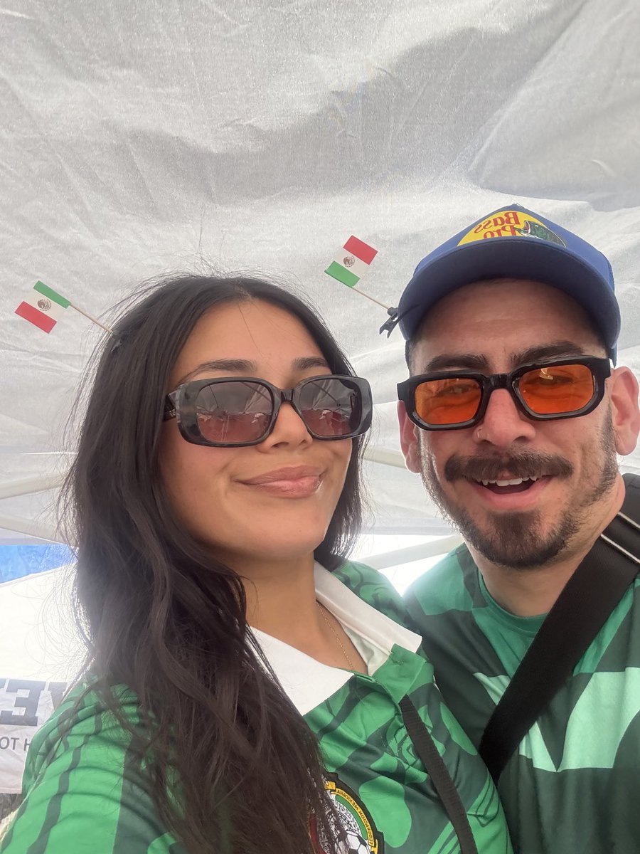 b r a n d o n tweet media