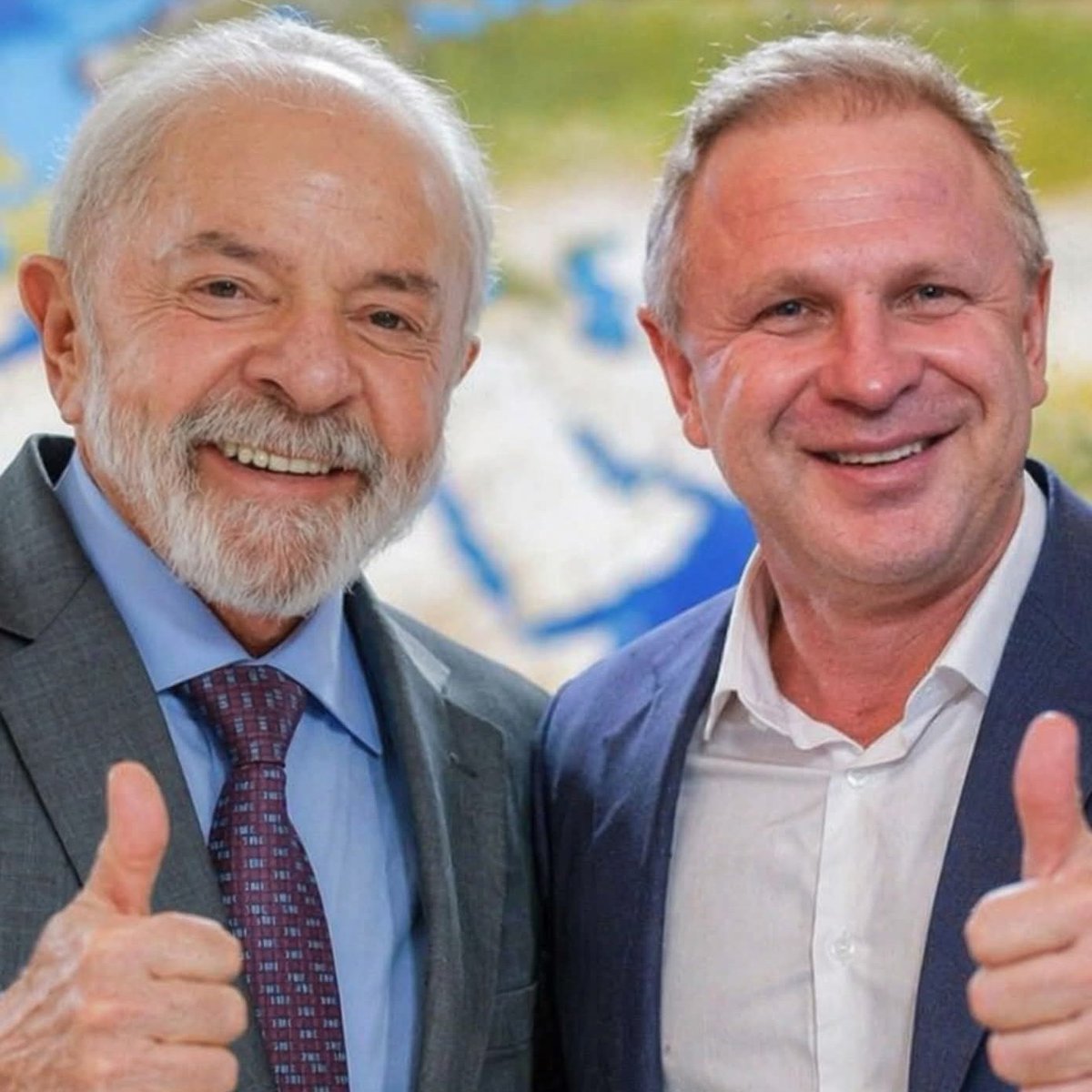 bralternativo_'s tweet image. 🚨🇧🇷🗳️ Gelson Merisio, que apoiou Jair Bolsonaro em 2018, é escolhido por Lula para disputar o governo de Santa Catarina pelo PSB.

Ângela Albino, do PDT, será a sua vice. Décio Lima e Afrânio Boppré compõem a chapa no Senado Federal.

A estratégia é fortalecer um palanque para a