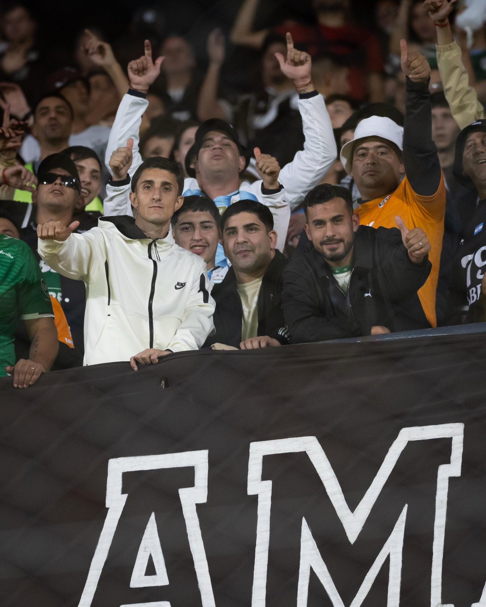 El capitán y Sabo tampoco se lo iban a perder 

¡Dale, Tenseeeeeee! 🤍

#𝐎𝐫𝐠𝐮𝐥𝐥𝐨𝐌𝐚𝐫𝐫𝐨́𝐧🤎