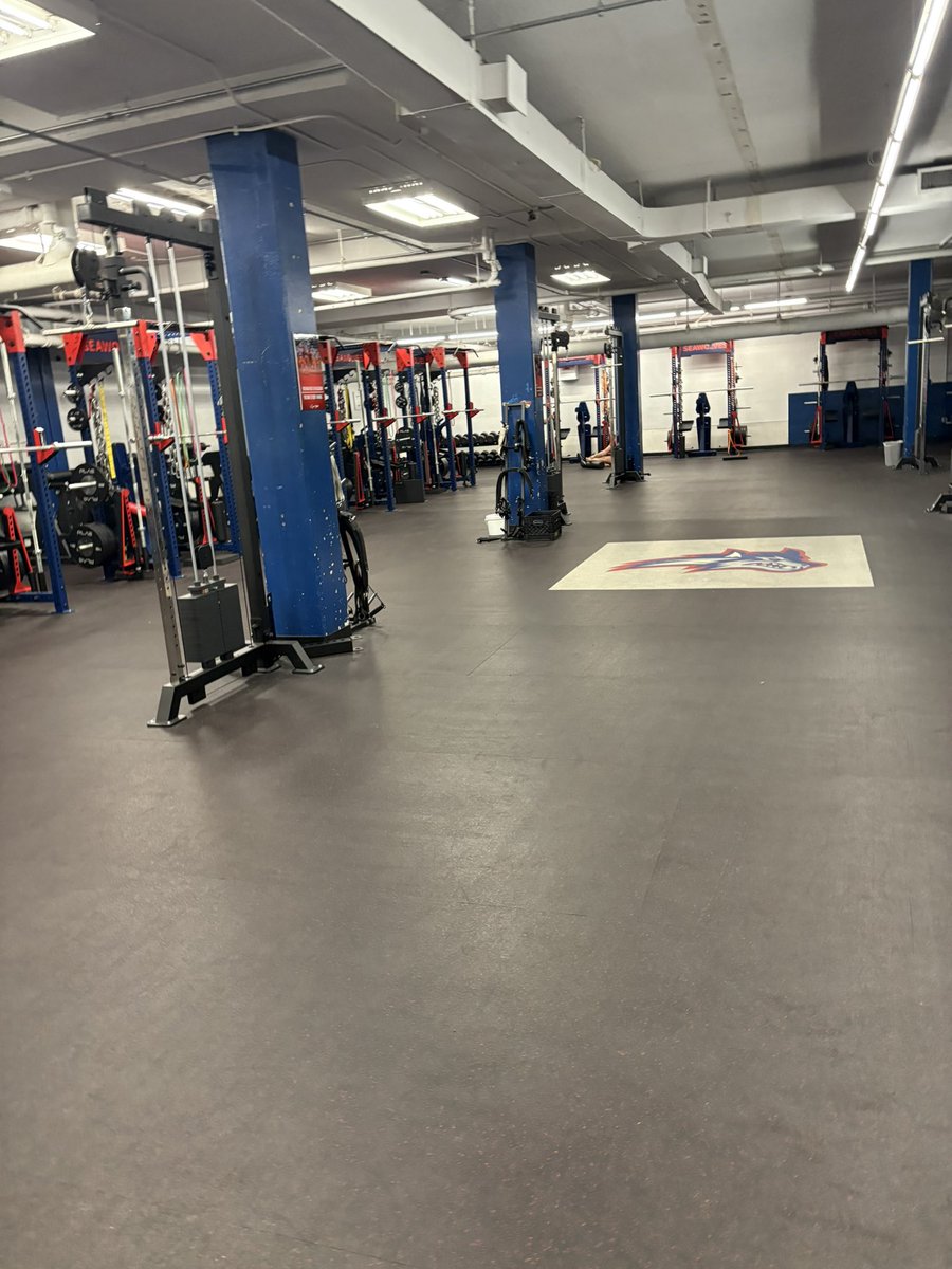 Had a great time at the <a href="/StonyBrookFB/">Stony Brook Football</a>  spring practice today! Big thanks to <a href="/CoachWillAhrens/">Coach Will Ahrens</a> for the invite can’t wait to be back! <a href="/CoachBCosh/">Billy Cosh</a> <a href="/Coach_Davis2/">Anthony Davis II</a> <a href="/PomPantherFB/">POMPantherFootball</a>