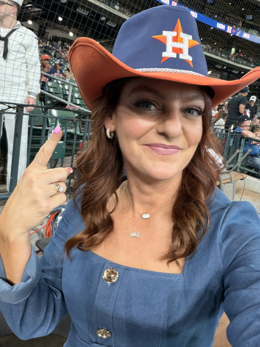 Julia Morales tweet media