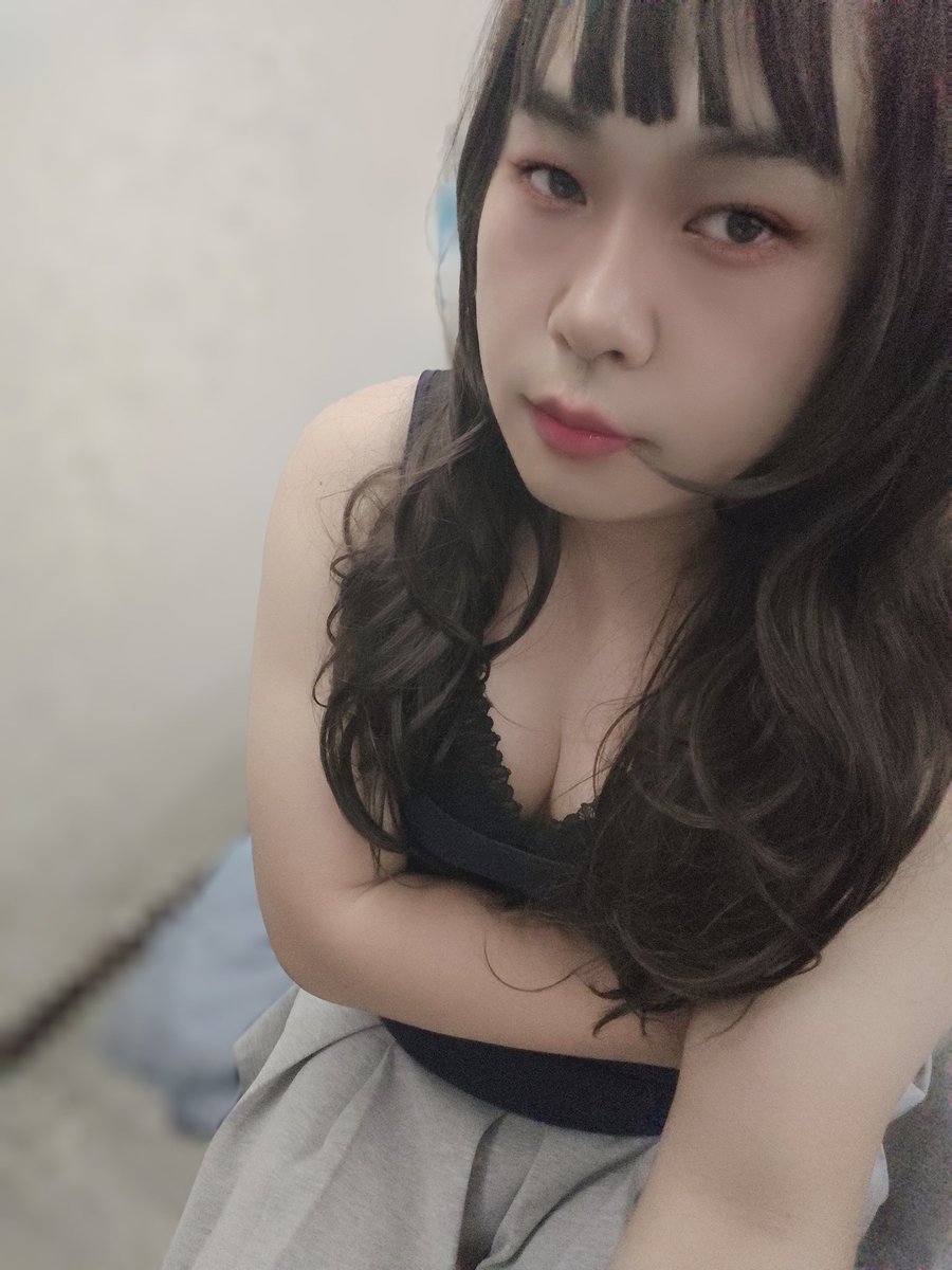 coffer_time's tweet photo. 久違的照騙~有人有期待嗎？🤭🤭#女裝 #男娘 #僞娘 #黑絲 https://t.co/My8OkQTGnC