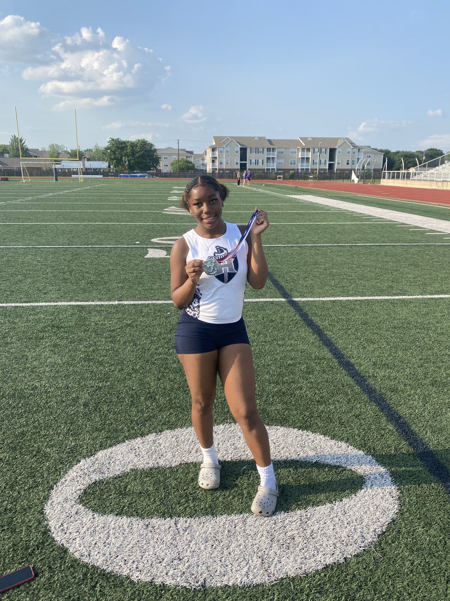 CoachZach52's tweet photo. Super duper proud of this young athlete a FRESHMAN for HHS with two pr’s today at the Wesley Payne relays and got a second place after winning first place and the JV championship meet this past Tuesday. @RecruitLouisian @runhhs @JimmyWatson6 @318Sports https://t.co/m3w4jDpJJ7