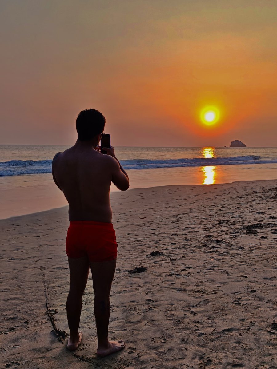 Visita_Zipolite's tweet image. #Repost del día 🎖️ presentado por #ChizmeZipolite
⚠️ Foto no actual
👤• cesar_rv19
🔄️•Zipolite vibes•
#mazunte #oaxaca #sunset #vacation #playa